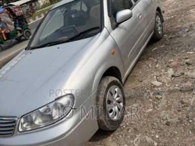 Nissan Sunny 2005 Silver
