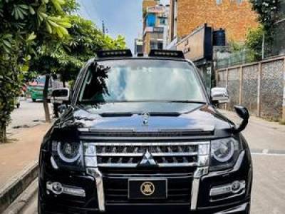 Mitsubishi Pajero 2010 Black