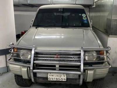 Mitsubishi Pajero 1994 Silver