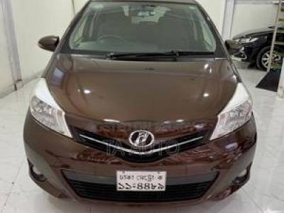 Toyota Vitz 1.0 Front-Wheel Drive 5-Door 2012 Brown