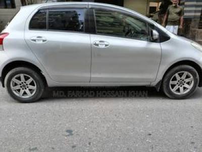 Toyota Vitz 2008 Silver