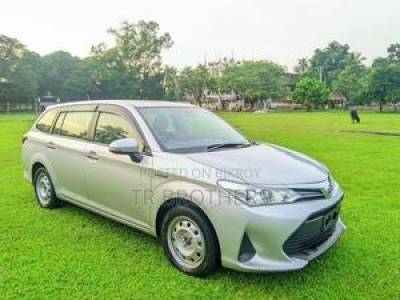 Toyota Corolla Fielder 1.5 Hybrid FWD 2018 Silver
