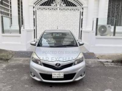 Toyota Vitz 1.3 AWD 5dr 2012 Silver